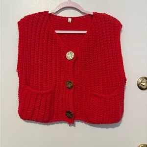 Cute red knitted sleeveless‎ chunky sweater big gold buttons Med